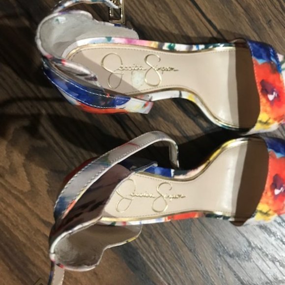 Stunning Floral Platform Ankle Strap Shoes - Jessica Simpson - Like New - Picture 5 of 7